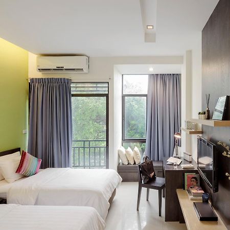 @Home Residence Bangkok Bagian luar foto