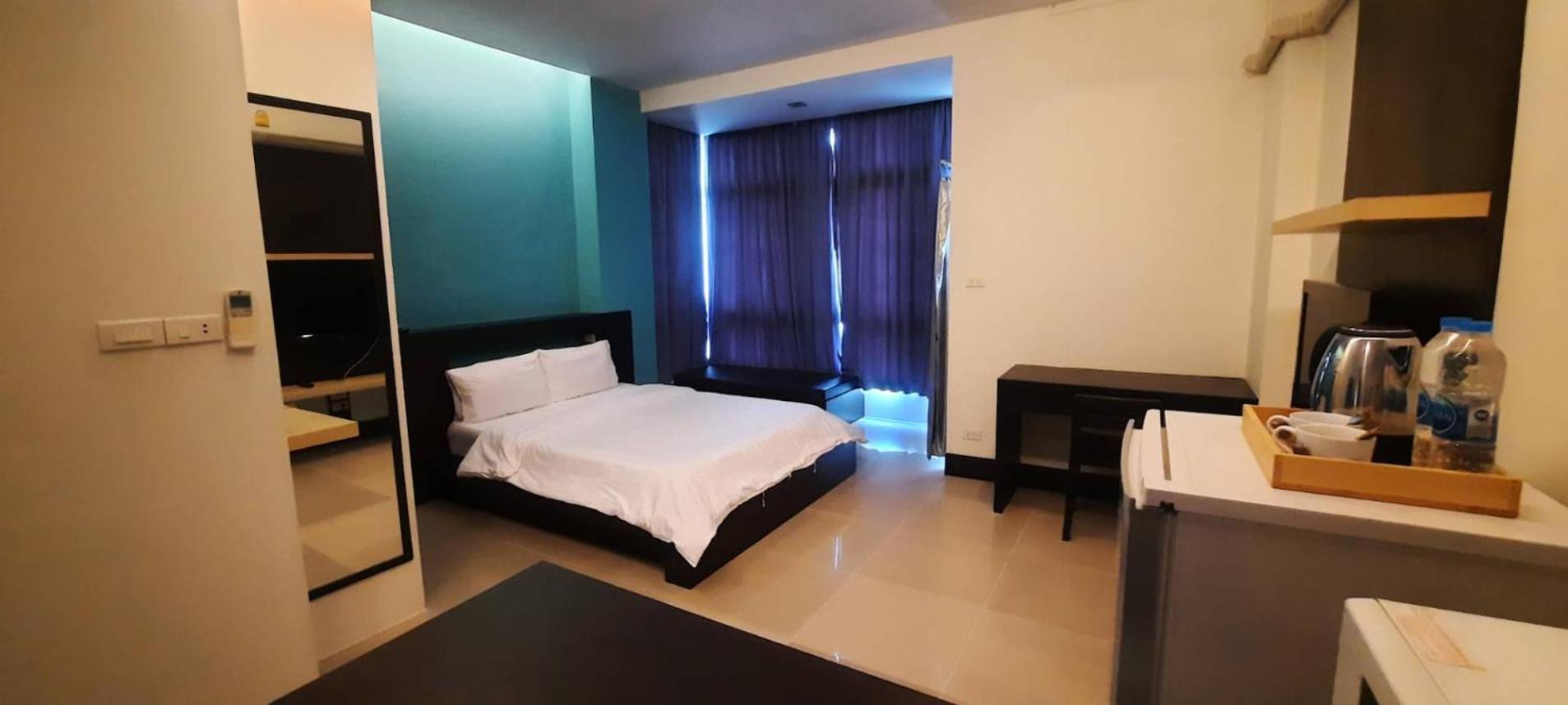 @Home Residence Bangkok Bagian luar foto