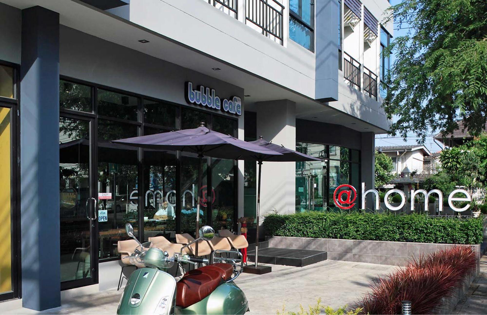 @Home Residence Bangkok Bagian luar foto