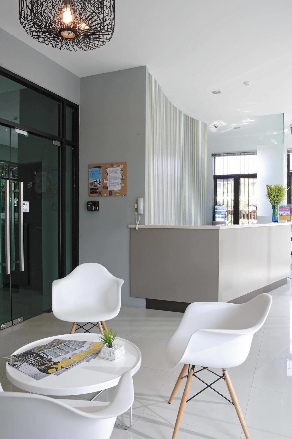 @Home Residence Bangkok Bagian luar foto