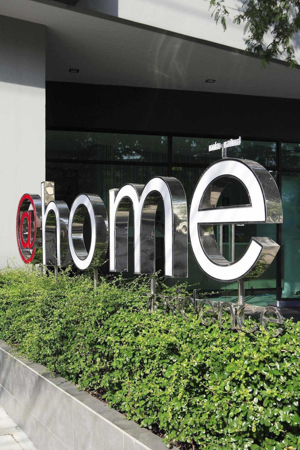 @Home Residence Bangkok Bagian luar foto