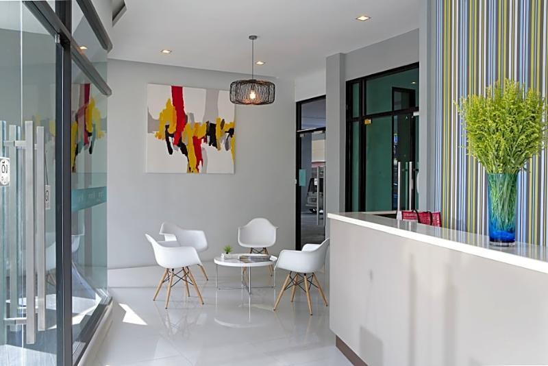 @Home Residence Bangkok Bagian luar foto